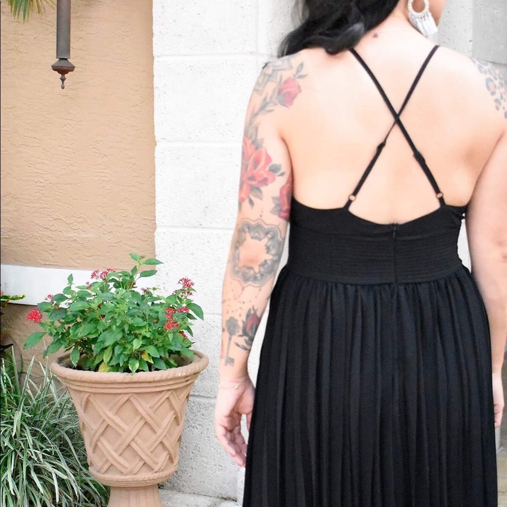 Black Maxi Dress With Pleating - Picture 2 of 3